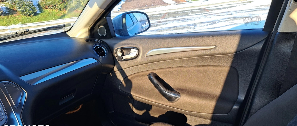 Ford Mondeo cena 9999 przebieg: 352000, rok produkcji 2009 z Brzesko małe 121